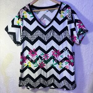LuLaRoe Black and White Graphic Short Sleeve Tee